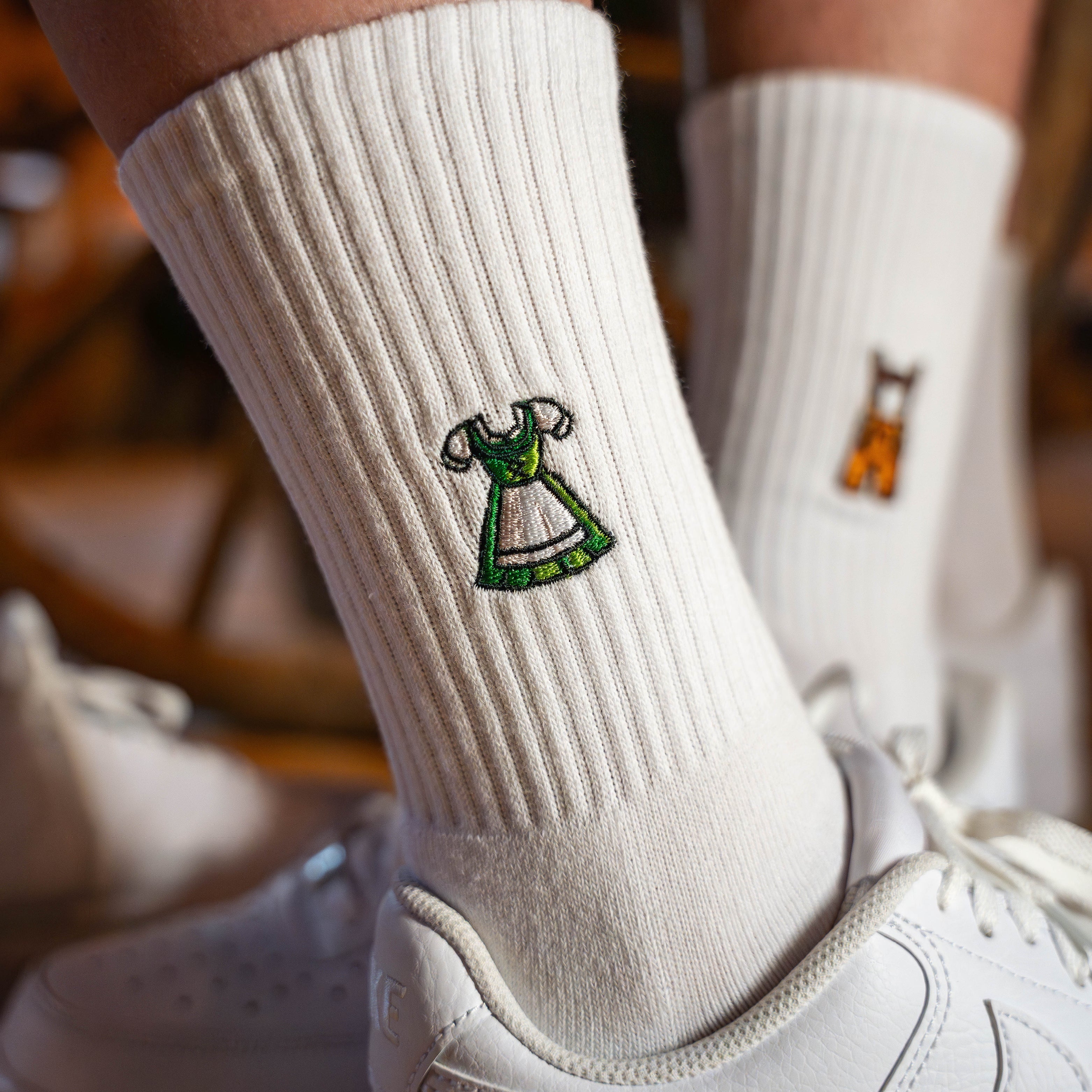 WIESN DIRNDL 4er Set Mix, Dirndl, Brezel, Bier Maßkrug, Herz, München, Sportsocken, Tennissocken, Oktoberfest